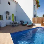別荘 Pretty 3 Bedroom With Pool And Garden
