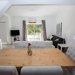 Pretty 3 Bedroom With Pool And Garden カルヴォエイロ