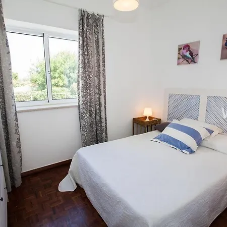 Ferienhaus Pretty 3 Bedroom With Pool And Garden