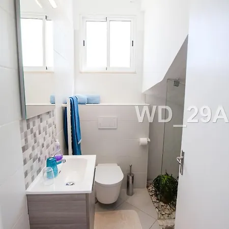 Ferienhaus Pretty 3 Bedroom With Pool And Garden *