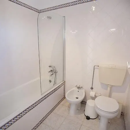 Pretty 3 Bedroom With Pool And Garden Ferienhaus
