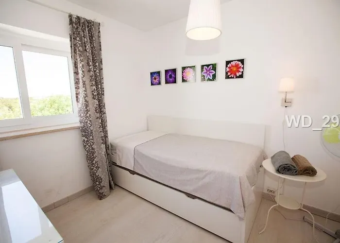 Pretty 3 Bedroom With Pool And Garden Carvoeiro (Lagoa)
