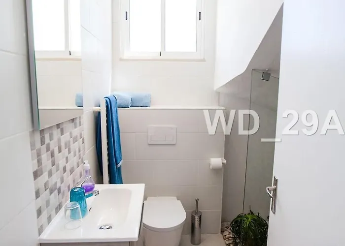 Vakantiehuis Pretty 3 Bedroom With Pool And Garden *