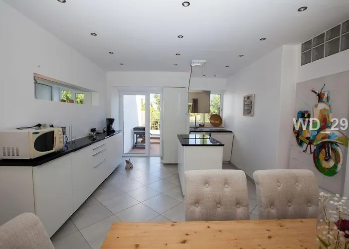Pretty 3 Bedroom With Pool And Garden Vakantiehuis *