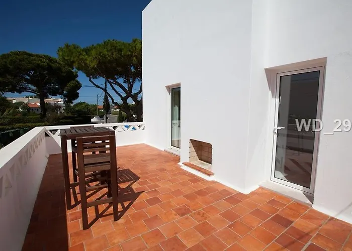 Pretty 3 Bedroom With Pool And Garden Carvoeiro (Lagoa)
