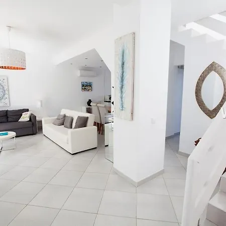 Pretty 3 Bedroom With Pool And Garden Vakantiehuis *