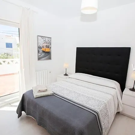 Casa de Férias Pretty 3 Bedroom With Pool And Garden