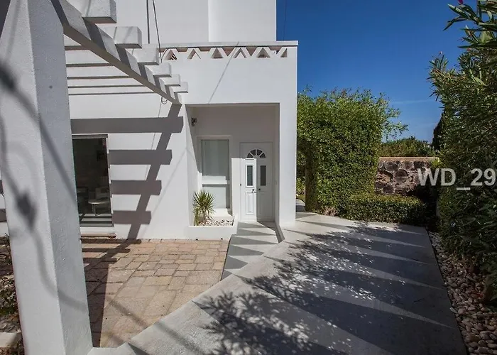 Pretty 3 Bedroom With Pool And Garden Ferienhaus