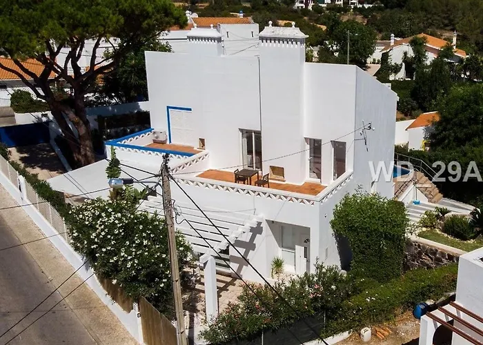 Pretty 3 Bedroom With Pool And Garden Ferienhaus *